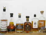 Whiskys auf dem Bild: Tecker, St Kilian, Elch Whisky, Brigantia, Simon's, Fading Hill